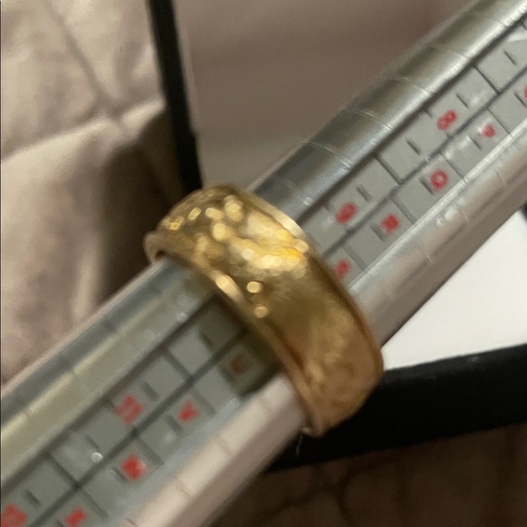 Gold Ring with Engraved Dragon Design (Solid ) Approx. 9 grams - Picture 14 of 14